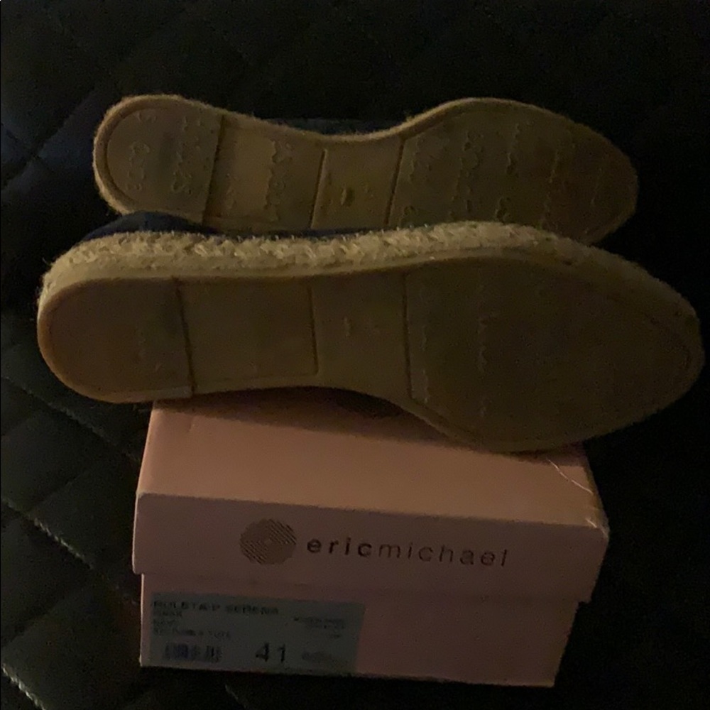 Shoes - Picture 4 of 4